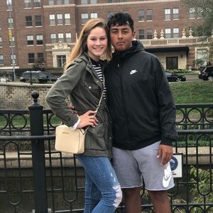 Meet your Posher, Danielle